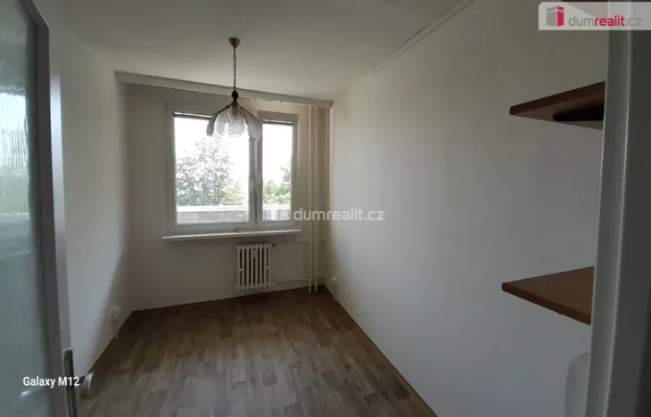 Pronájem bytu 2+kk, Praha - Kobylisy, Mirovická, 43 m2