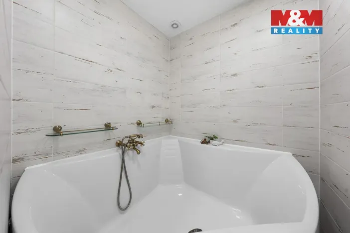 Prodej bytu 4+1, Chlumec, Vyklická, 98 m2