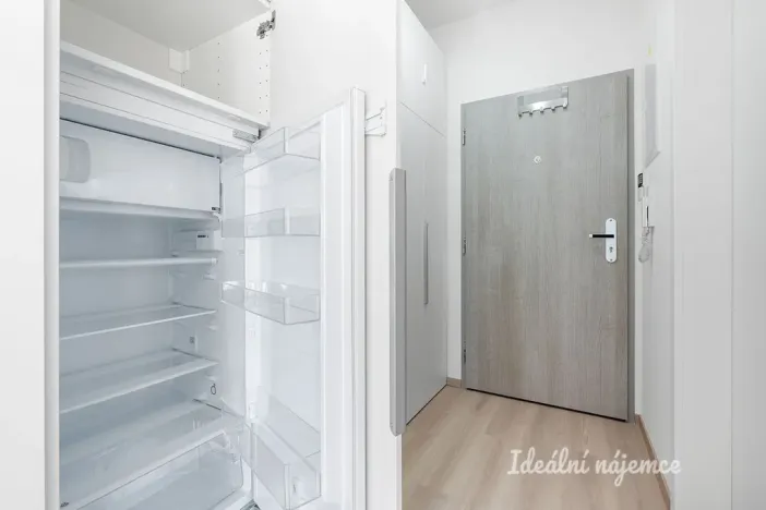 Pronájem bytu 1+kk, Praha - Vysočany, Gerstelova, 33 m2