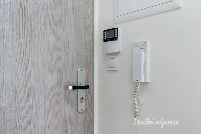 Pronájem bytu 1+kk, Praha - Vysočany, Gerstelova, 33 m2