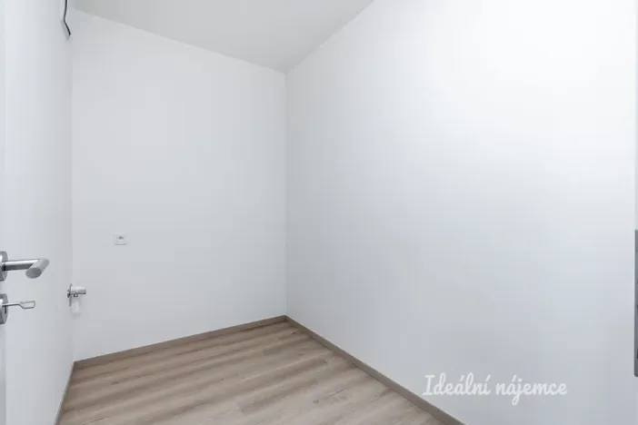 Pronájem bytu 2+kk, Praha - Vysočany, Gerstelova, 54 m2