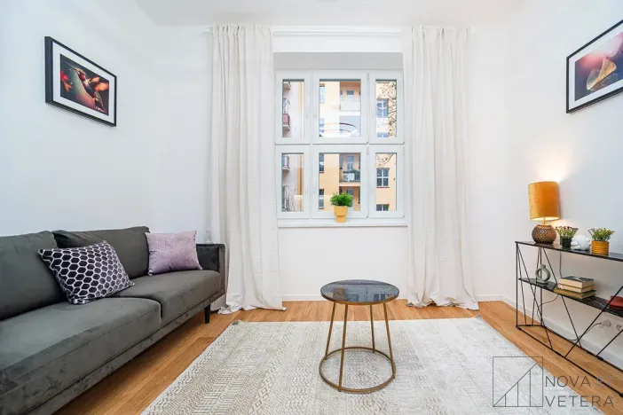 Pronájem bytu 2+kk, Praha - Žižkov, Žerotínova, 47 m2