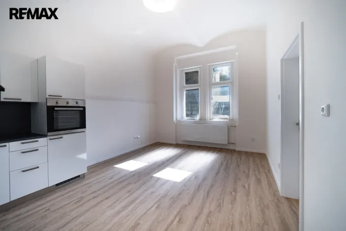 Pronájem bytu 2+kk, Praha - Libeň, Novákových, 44 m2