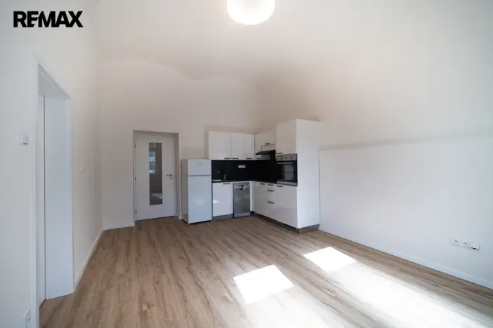 Pronájem bytu 2+kk, Praha - Libeň, Novákových, 44 m2