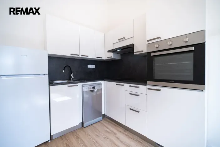 Pronájem bytu 2+kk, Praha - Libeň, Novákových, 44 m2