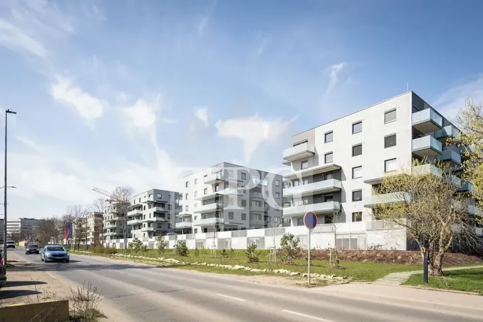 Prodej bytu 3+kk, Praha - Prosek, Návarovská, 83 m2