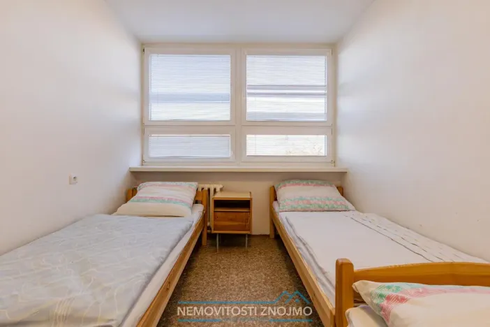 Pronájem atypického bytu, Hrušovany nad Jevišovkou, Cukrovarská, 10 m2