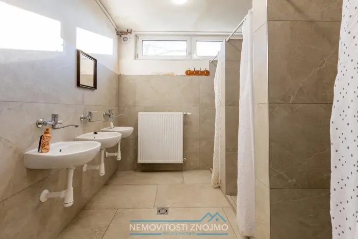 Pronájem atypického bytu, Hrušovany nad Jevišovkou, Cukrovarská, 10 m2