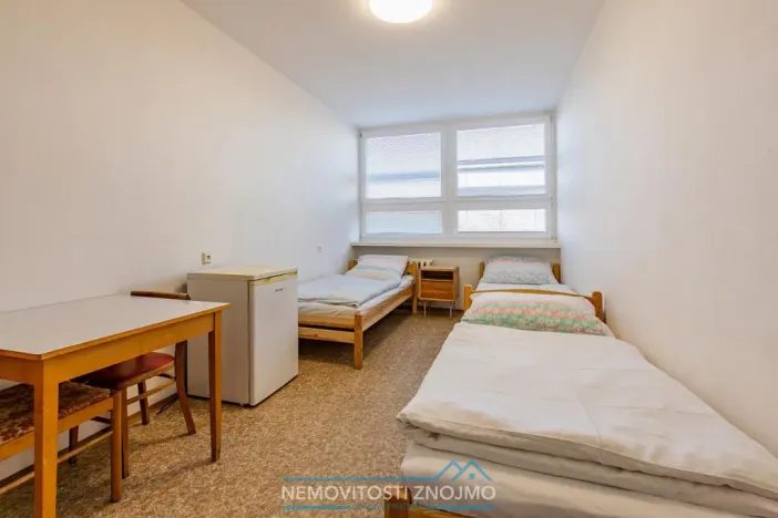 Pronájem atypického bytu, Hrušovany nad Jevišovkou, Cukrovarská, 10 m2