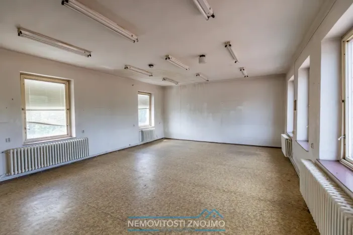 Prodej výrobních prostor, Hrušovany nad Jevišovkou, Rudé armády, 12000 m2