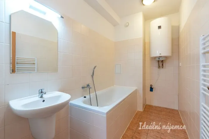 Pronájem bytu 2+kk, Praha - Letňany, Malkovského, 52 m2