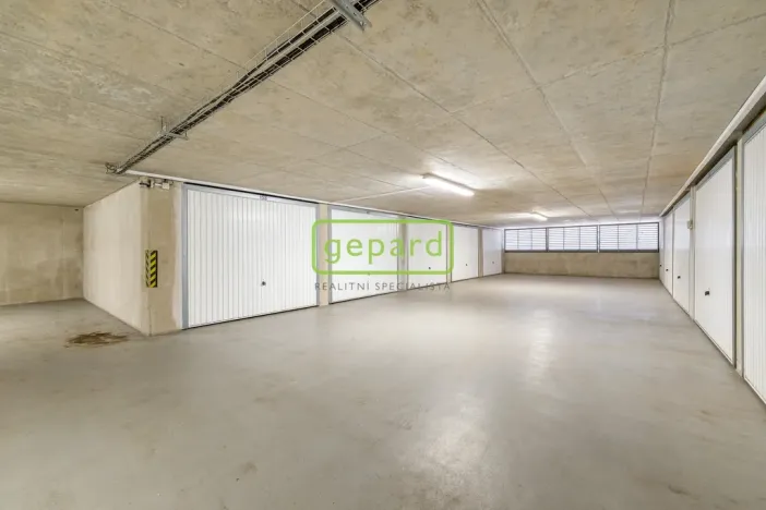 Prodej garáže, Praha, Archeologická, 16 m2