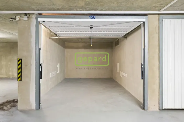 Prodej garáže, Praha, Archeologická, 16 m2