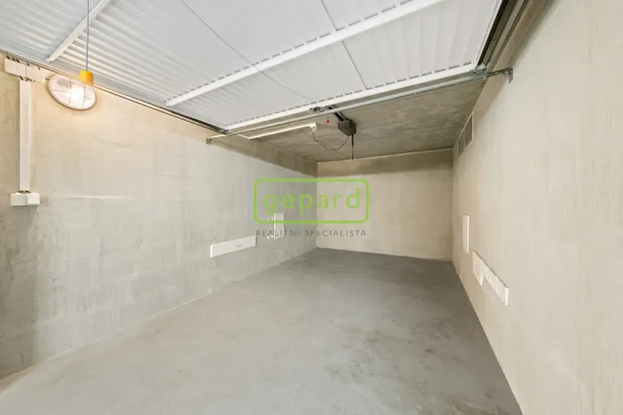 Prodej garáže, Praha, Archeologická, 16 m2