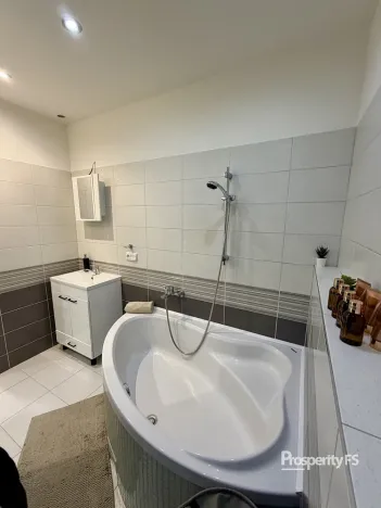 Pronájem bytu 3+1, Žatec, Ostrov, 64 m2