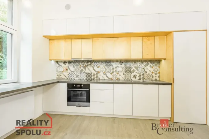 Pronájem bytu 2+1, Liberec - Liberec I-Staré Město, Sokolská, 74 m2