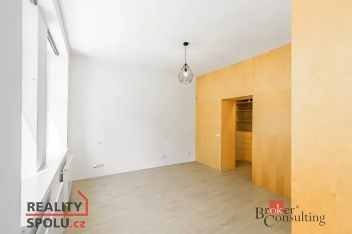 Pronájem bytu 2+1, Liberec - Liberec I-Staré Město, Sokolská, 74 m2