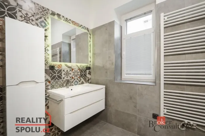 Pronájem bytu 2+1, Liberec - Liberec I-Staré Město, Sokolská, 74 m2