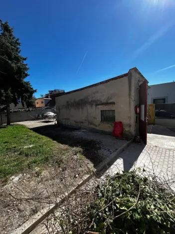 Pronájem garáže, Praha - Žižkov, Na Jarově, 22 m2