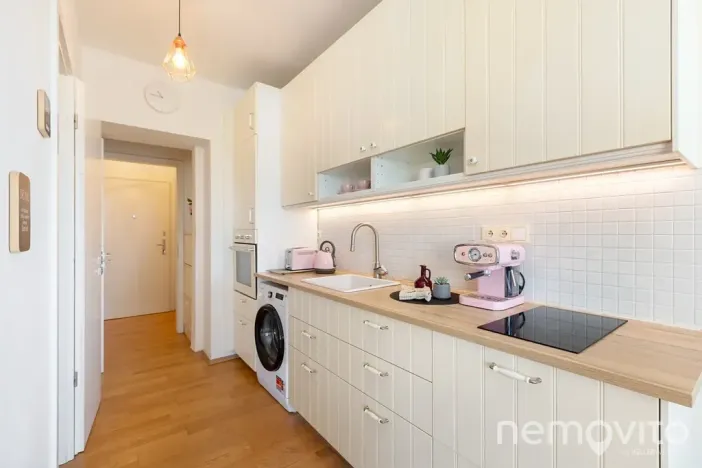 Prodej bytu 1+kk, Praha - Vršovice, Sportovní, 34 m2