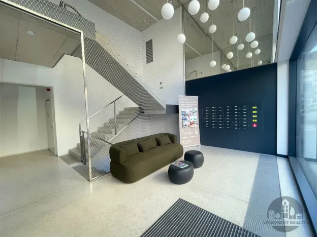 Pronájem garážového stání, Praha - Košíře, Starokošířská, 15 m2