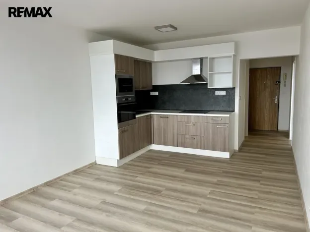 Pronájem bytu 2+kk, Hradec Králové, třída Edvarda Beneše, 48 m2