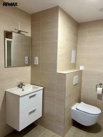 Pronájem bytu 2+kk, Hradec Králové, třída Edvarda Beneše, 48 m2