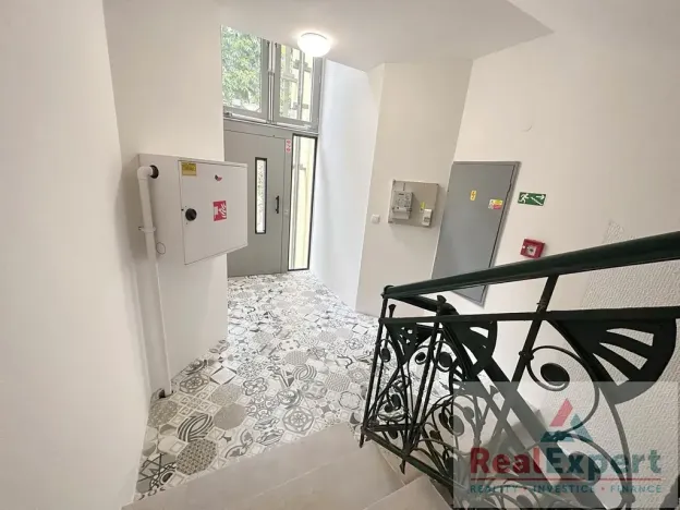 Pronájem bytu 2+kk, Praha - Vršovice, Oblouková, 51 m2