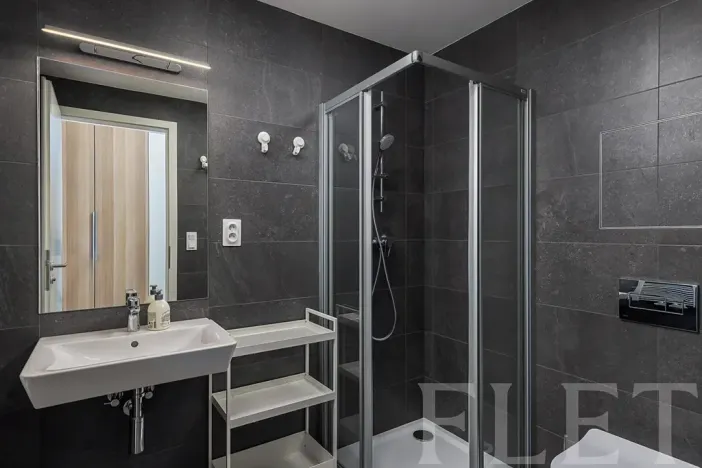 Pronájem bytu 1+kk, Praha - Hostavice, Českobrodská, 36 m2