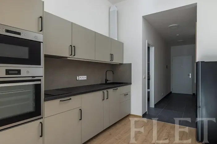 Pronájem bytu 1+kk, Praha - Hostavice, Českobrodská, 36 m2