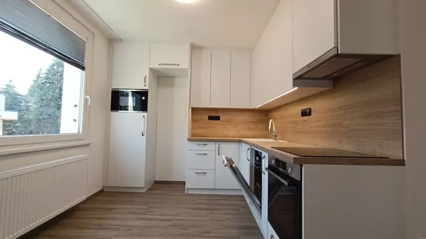 Pronájem bytu 3+1, Nové Město nad Metují, Nad Stadionem, 74 m2