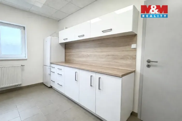 Pronájem kanceláře, Louny, Březinova, 173 m2