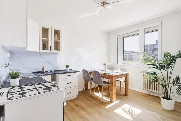 Prodej bytu 3+1, Praha - Prosek, Veltruská, 61 m2