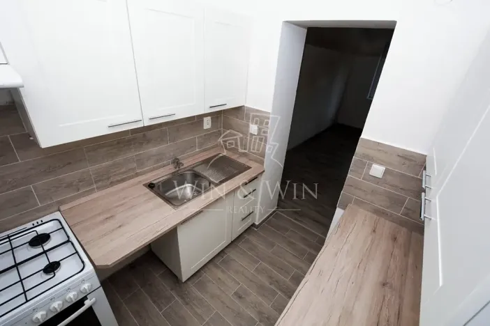 Pronájem bytu 2+kk, Praha - Vršovice, Sámova, 47 m2