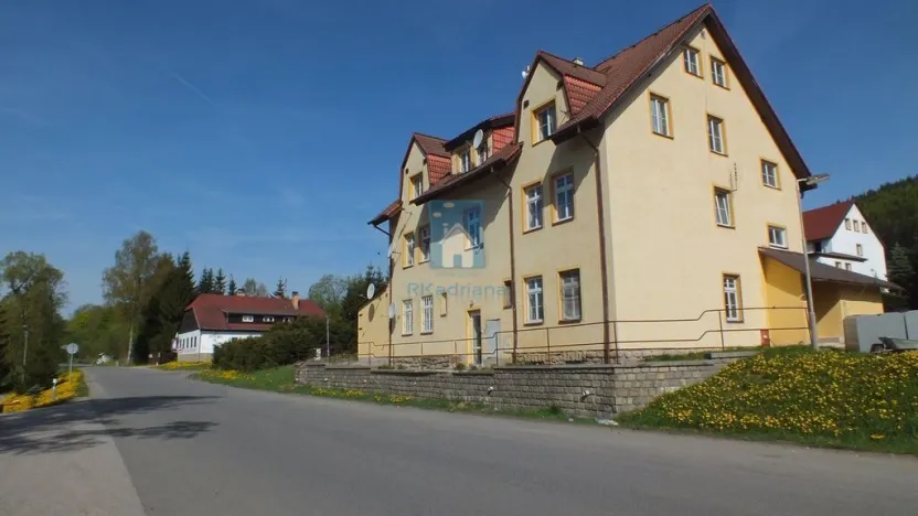 Prodej komerční nemovitosti, Strážný - Řasnice, 39598 m2