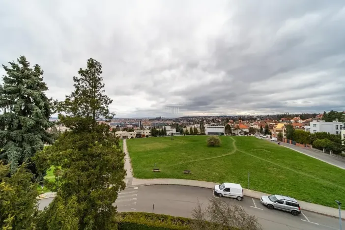 Pronájem bytu 2+1, Praha - Dejvice, Na Kodymce, 95 m2