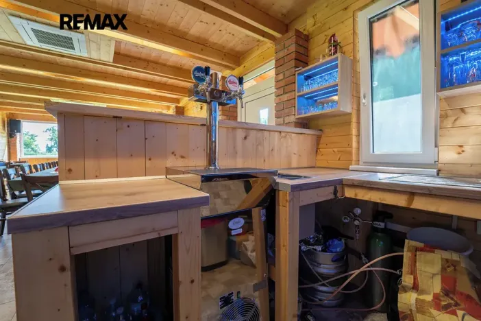 Prodej komerční nemovitosti, Chrášťany, 10917 m2