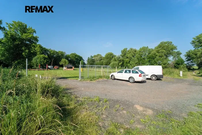 Prodej komerční nemovitosti, Chrášťany, 10917 m2