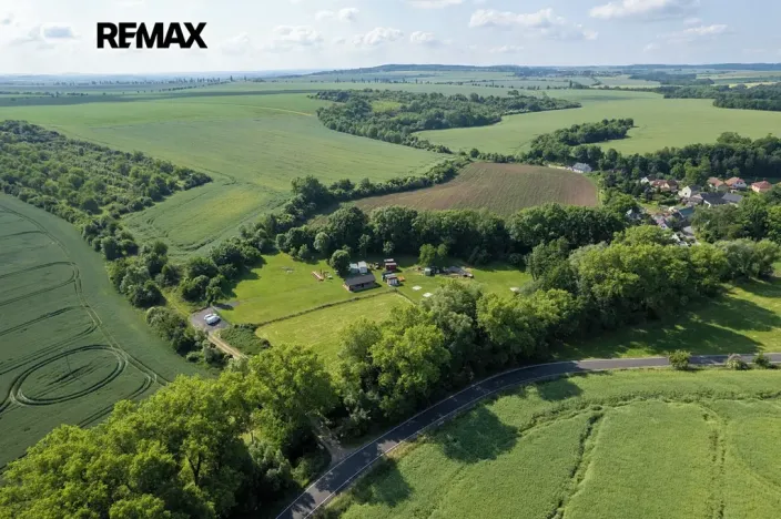 Prodej komerční nemovitosti, Chrášťany, 10917 m2