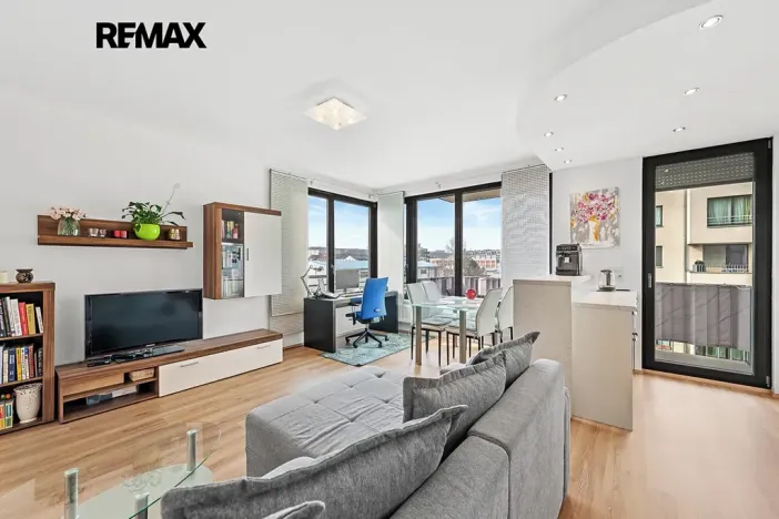 Pronájem bytu 2+kk, Praha - Vysočany, Sousedíkova, 55 m2