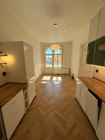 Pronájem bytu 2+kk, Praha - Vršovice, Slovinská, 44 m2