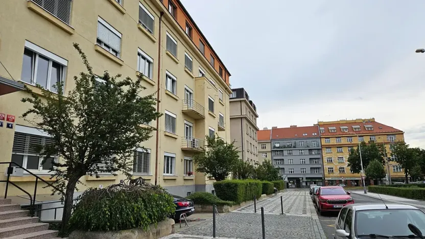 Pronájem kanceláře, Praha - Dejvice, Velflíkova, 47 m2