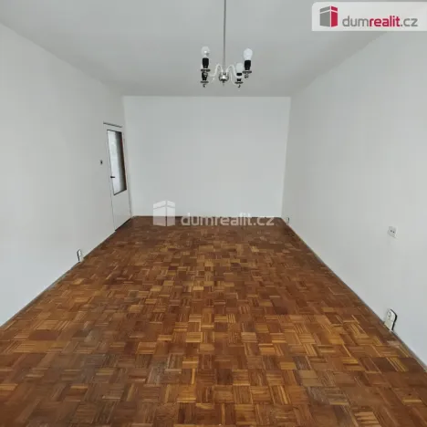 Pronájem bytu 2+1, Děčín - Děčín III-Staré Město, Kladenská, 58 m2