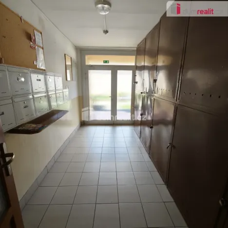 Pronájem bytu 2+1, Děčín - Děčín III-Staré Město, Kladenská, 58 m2