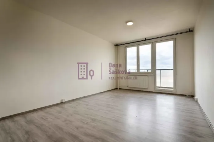 Pronájem bytu 2+kk, Jindřichův Hradec - Jindřichův Hradec III, sídliště Vajgar, 45 m2