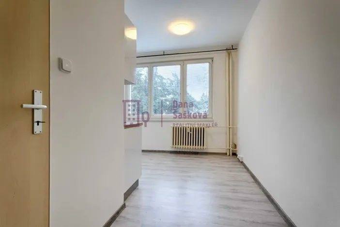 Pronájem bytu 1+kk, Jindřichův Hradec - Jindřichův Hradec III, sídliště Vajgar, 16 m2