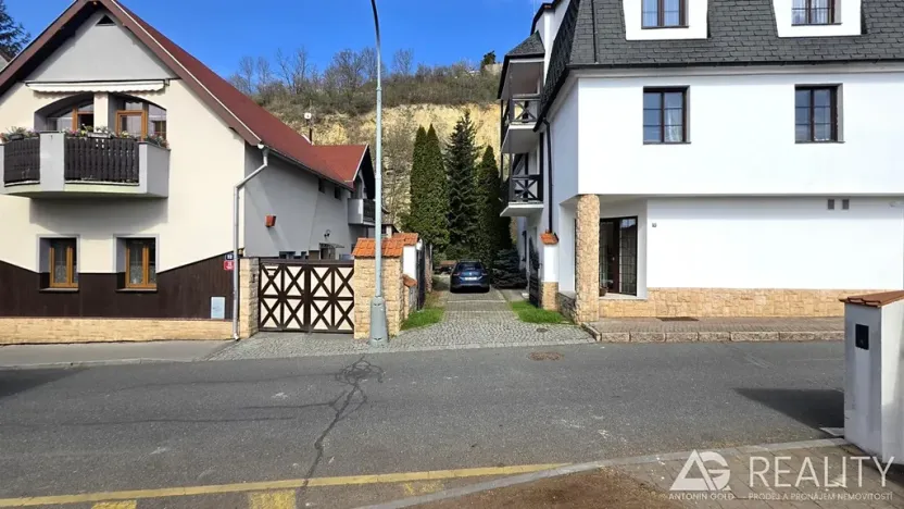 Prodej bytu 3+kk, Praha - Hlubočepy, Pod Žvahovem, 88 m2