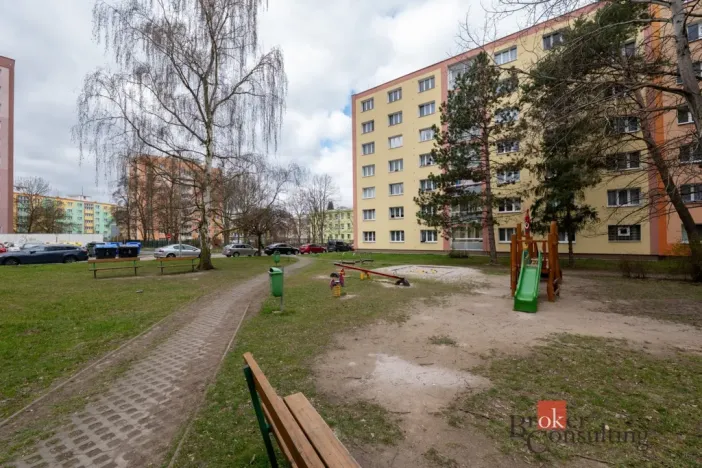 Prodej bytu 3+1, Plzeň - Doubravka, Družby, 63 m2