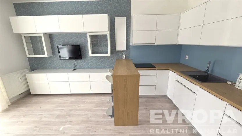 Pronájem bytu 1+kk, Pardubice - Studánka, Pod Studánkou, 32 m2