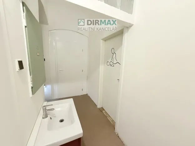 Pronájem obchodního prostoru, Plzeň, Slovanská, 18 m2